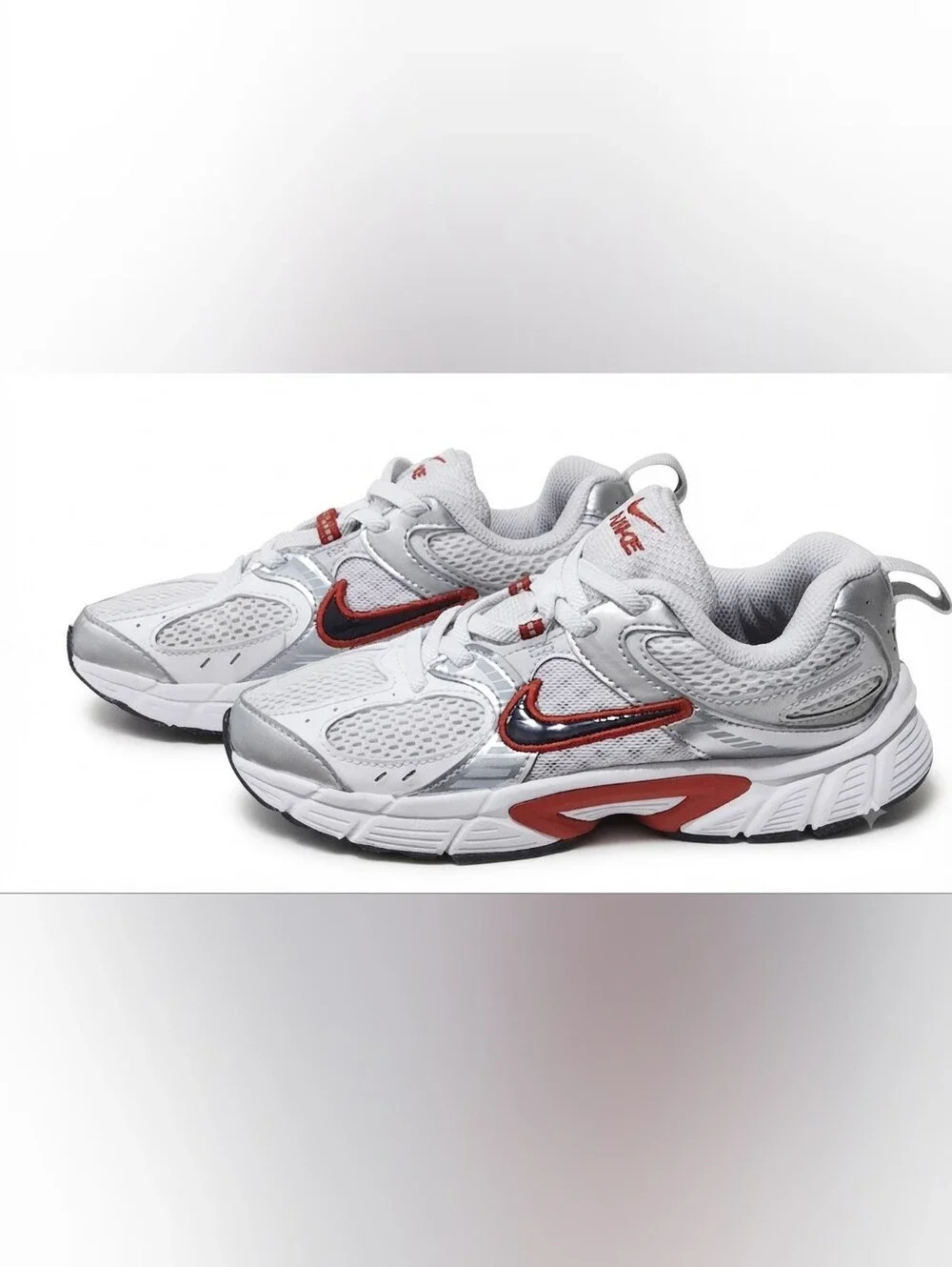 Nike V5 RNR Little Kids' Shoes (White/Gym Red/Vast Grey/Black) Size 2Y